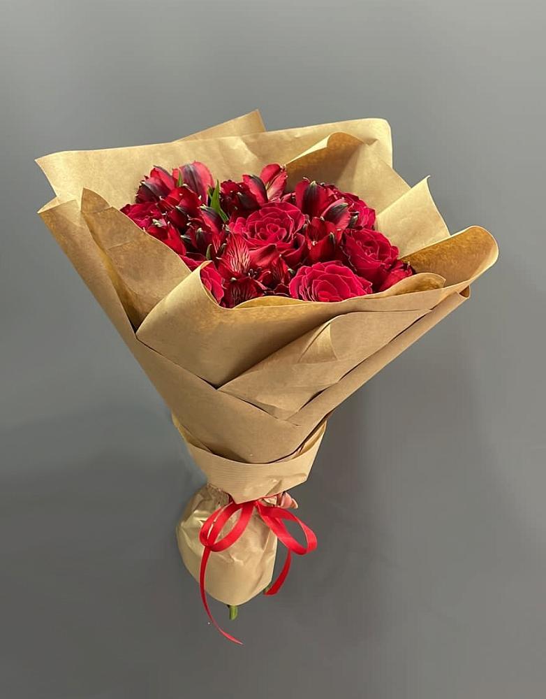 Букет цветов из: Альстромерии и Розы в Быково Волгоградской области