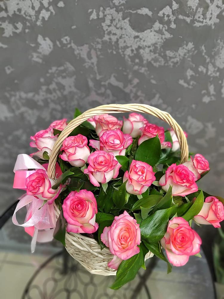 Цветочная композиция из Розы в корзине в Быково Волгоградской области