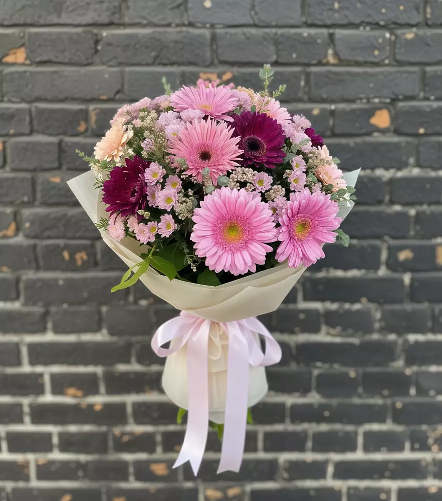 Букет цветов из: Герберы и Хризантемы в Быково Волгоградской области
