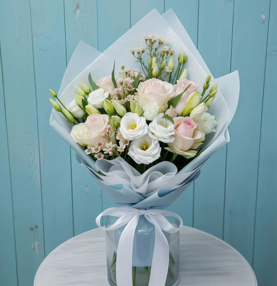 Букет цветов из: Розы и Лизиантусы в Быково Волгоградской области