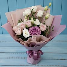 Букет цветов из:  Розы и Лизиантусы в Быково Волгоградской области