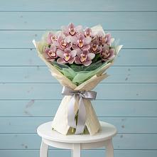 Букет цветов из:  Орхидеи и Розы в Быково Волгоградской области