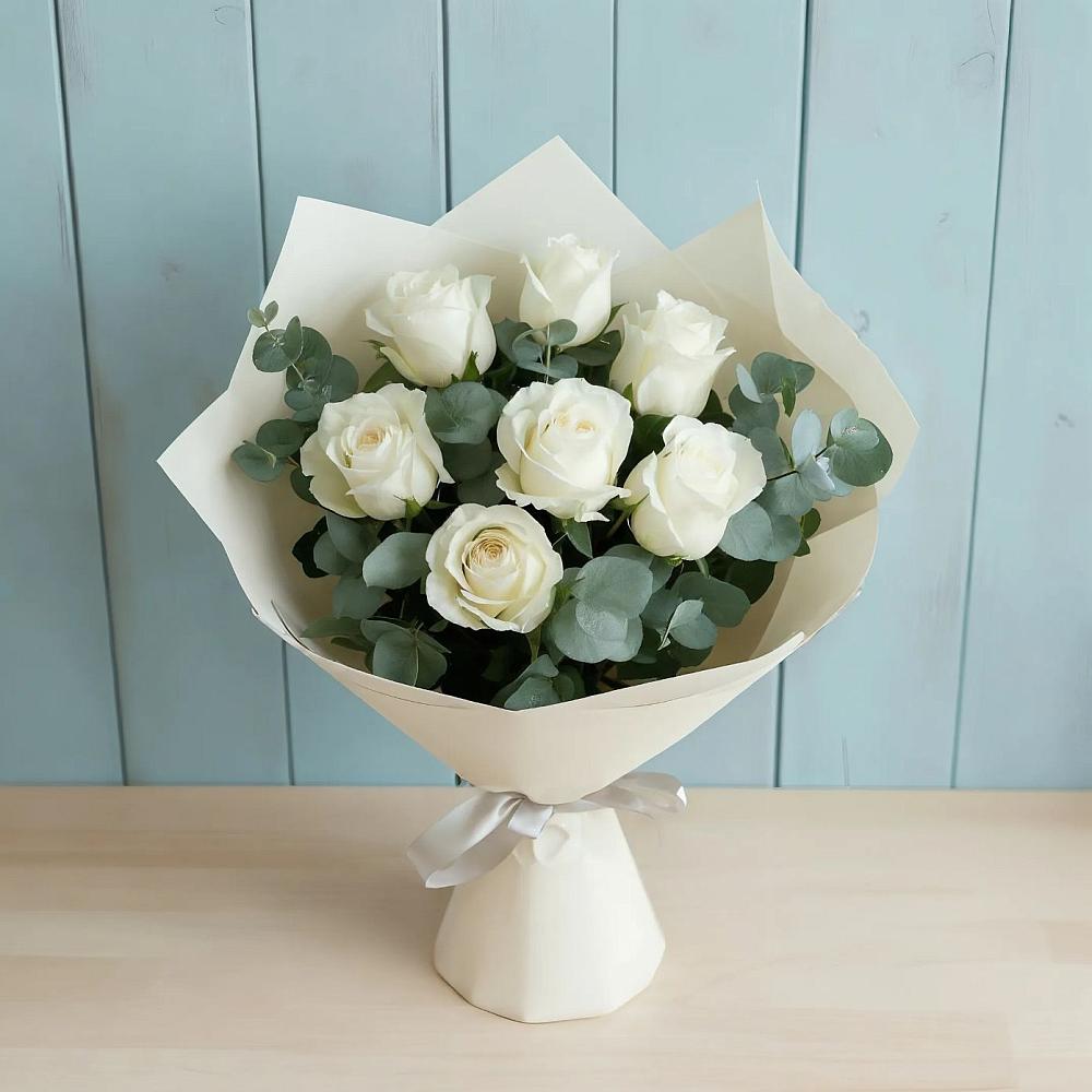 Букет Белые розы в Эвкалипте в Быково Волгоградской области