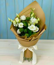 Букет цветов из:  Хризантемы и Лизиантусы в Быково Волгоградской области