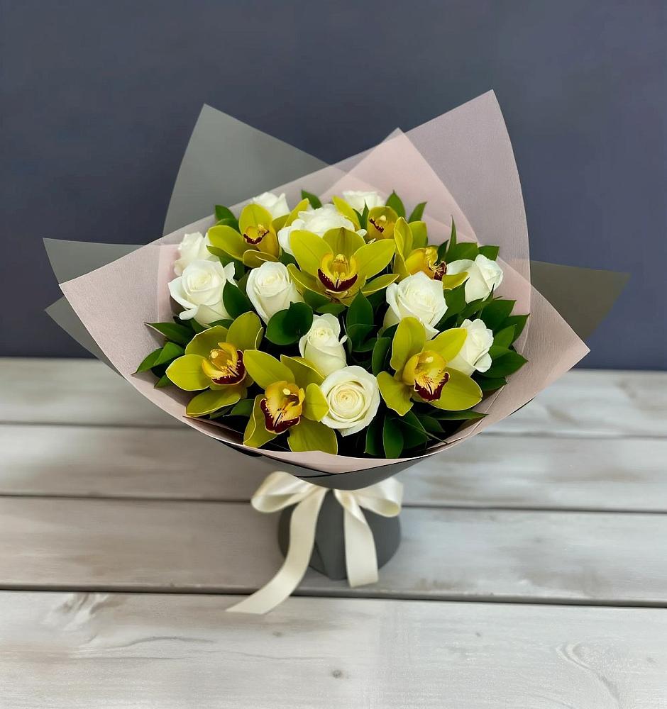 Букет цветов из: Орхидеи и Розы в Быково Волгоградской области