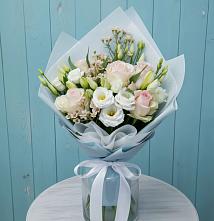 Букет цветов из:  Розы и Лизиантусы в Быково Волгоградской области