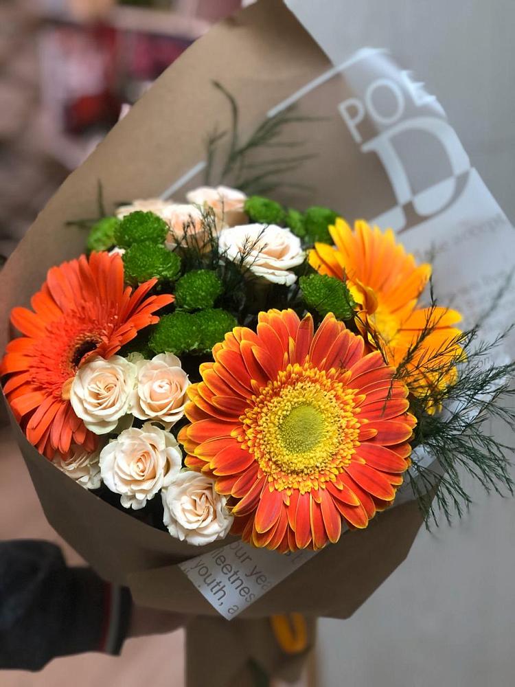 Букет цветов из: Герберы, Хризантемы и Розы в Быково Волгоградской области