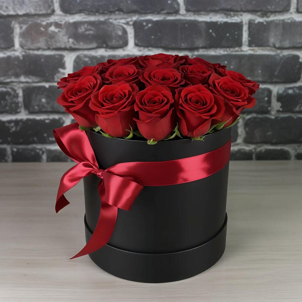 Цветочная композиция из Розы в шляпной коробке в Быково Волгоградской области