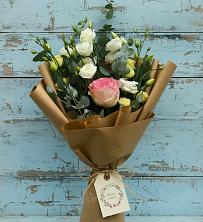 Букет цветов из:  Розы и Лизиантусы в Быково Волгоградской области