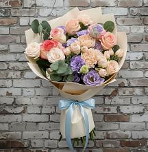 Букет цветов из:  Розы, Лизиантусы и Гвоздики в Быково Волгоградской области