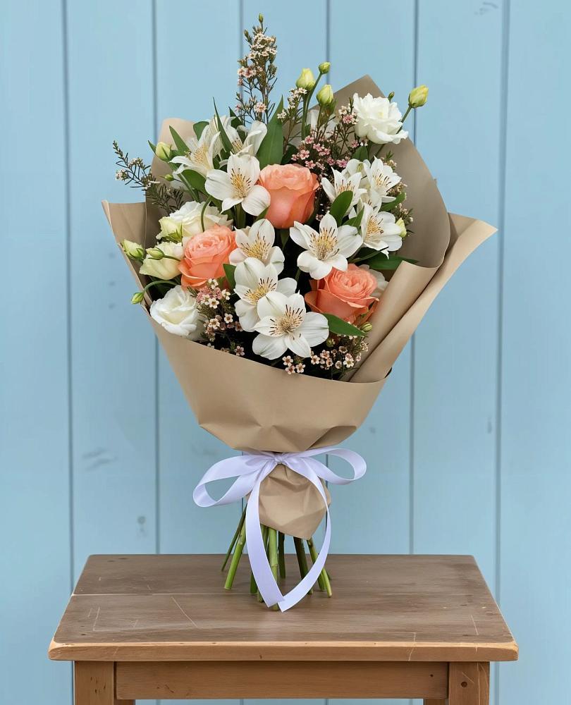 Букет цветов из: Альстромерии, Лизиантусы, Розы и Хризантемы в Быково Волгоградской области